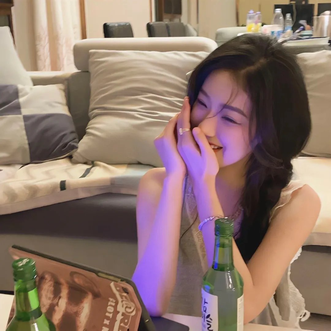 过气明星离婚传闻疯传，长达一周内幕曝光，品牌连夜解约